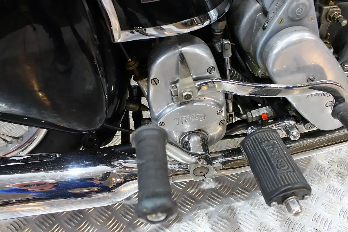 Used 1948 Norton International Model 30 Grey - Interior and Exterior details 12