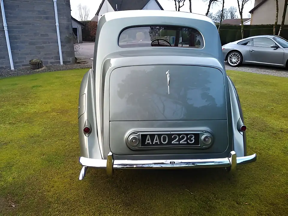 Used 1951 Bentley Mk Vi Grey - Interior and Exterior details 13