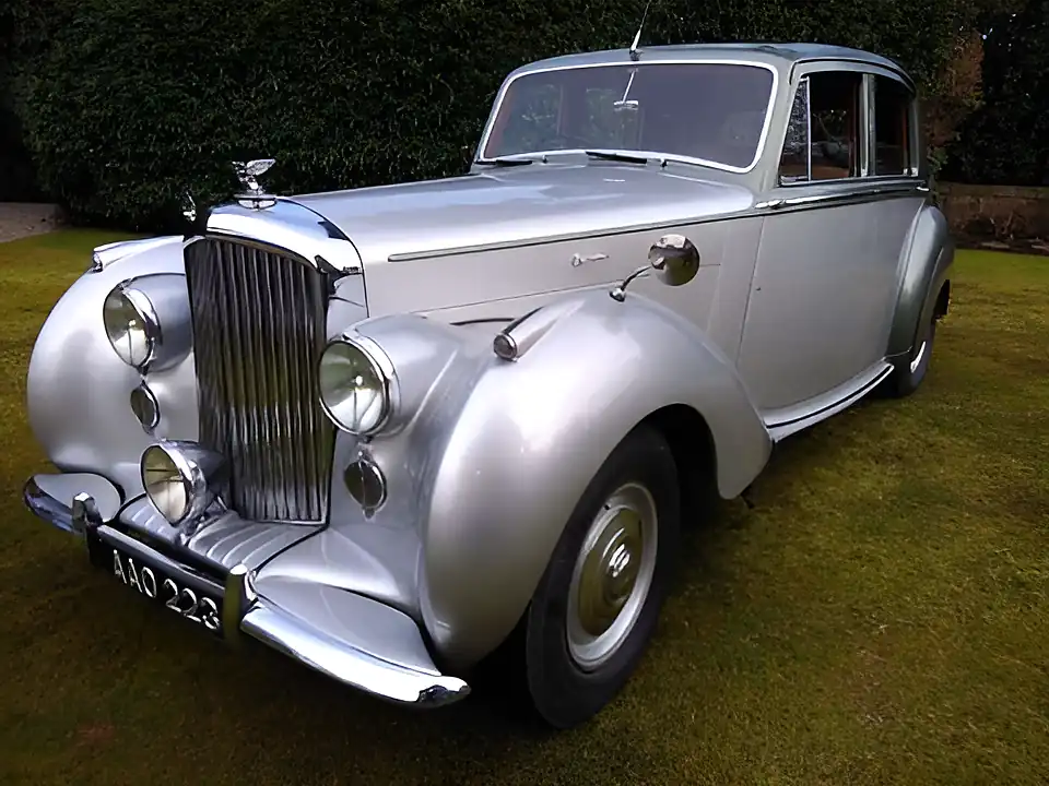 Used 1951 Bentley Mk Vi Grey - Interior and Exterior details 4