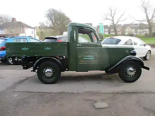 Used 1952 Jowett Bradford Green - Interior and Exterior details 2