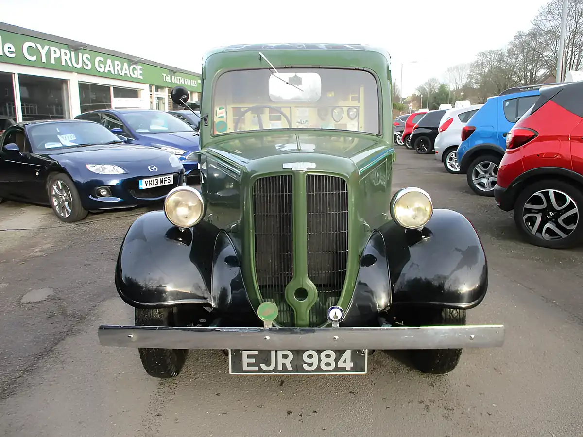Used 1952 Jowett Bradford Green - Interior and Exterior details 3