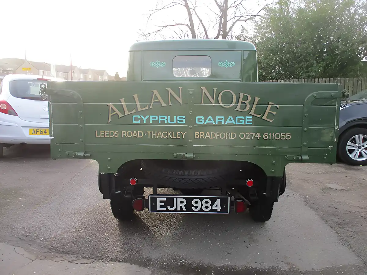 Used 1952 Jowett Bradford Green - Interior and Exterior details 4
