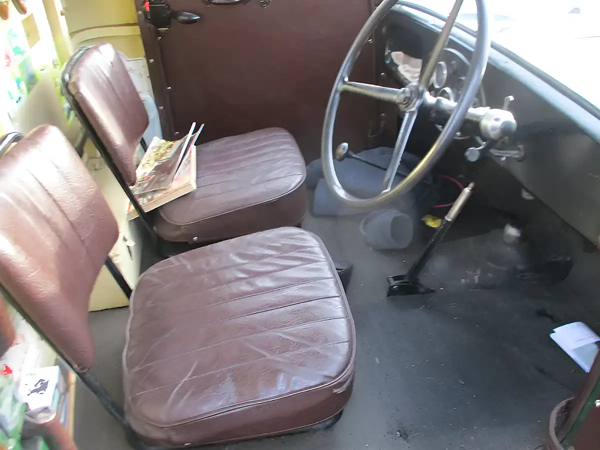 Used 1952 Jowett Bradford Green - Interior and Exterior details 8