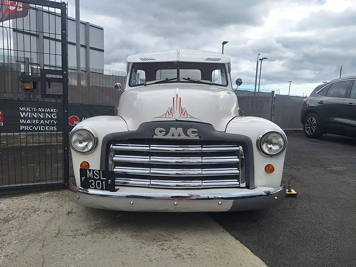 Used 1953 GMC 3500 White - Interior and Exterior details 2