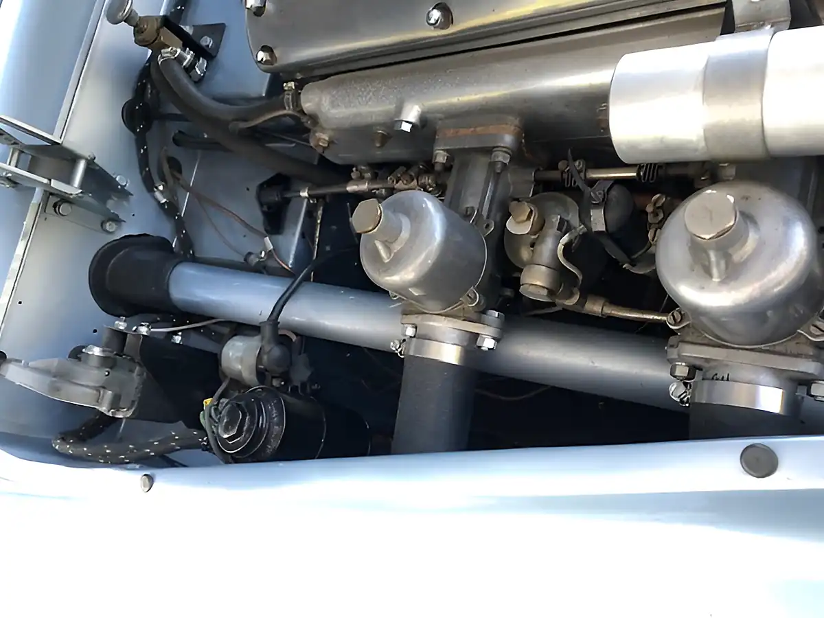 Used 1953 Jaguar Xk XK120 Dhc Blue - Interior and Exterior details 17