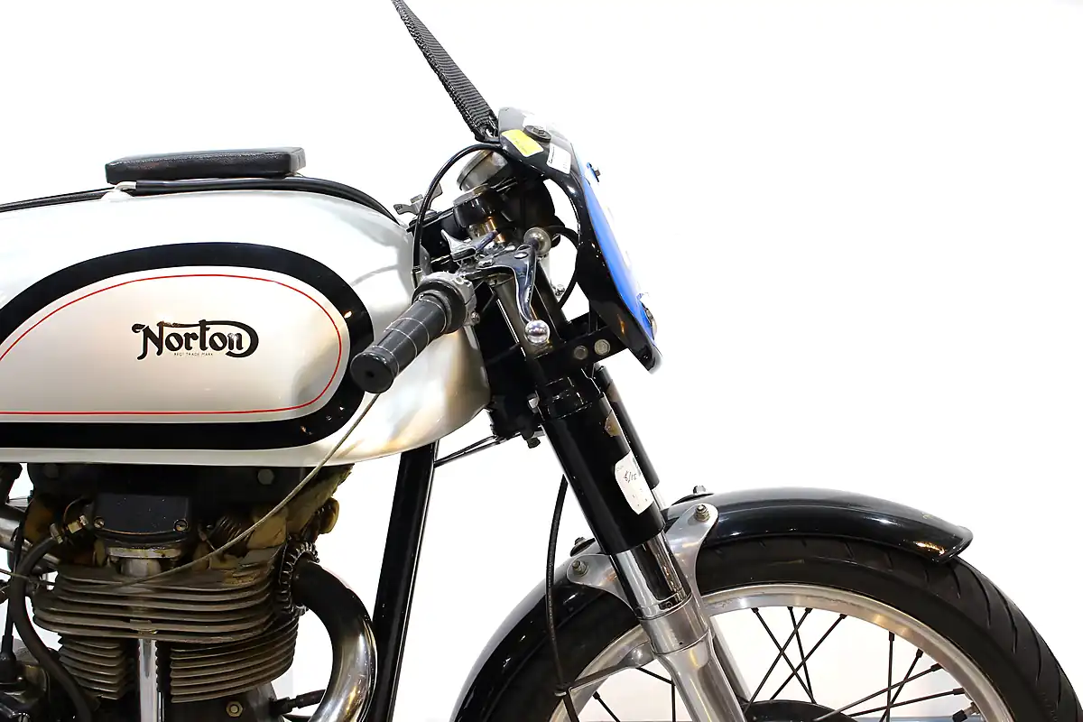Used 1954 Manx Norton 40M Silver - Interior and Exterior details 4