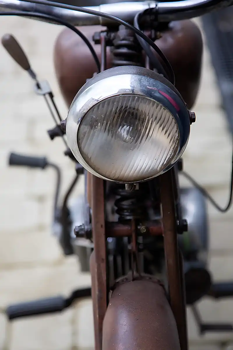 Used 1955 Moto Guzzi Cardelino Red - Interior and Exterior details 12