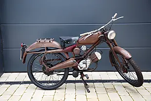 Used 1955 Moto Guzzi Cardelino Red - Interior and Exterior details 2