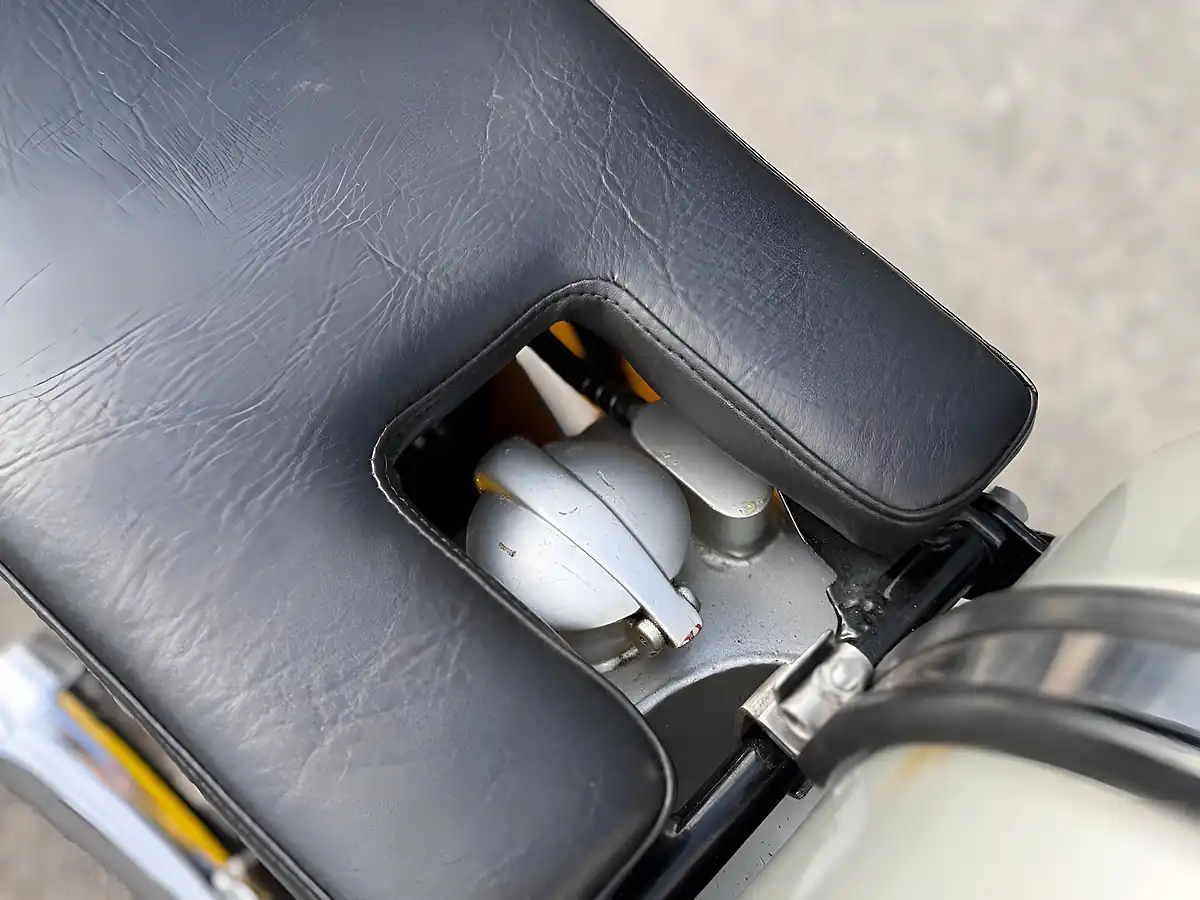 Used 1955 Norton Manx 500 Classic Silver - Interior and Exterior details 20