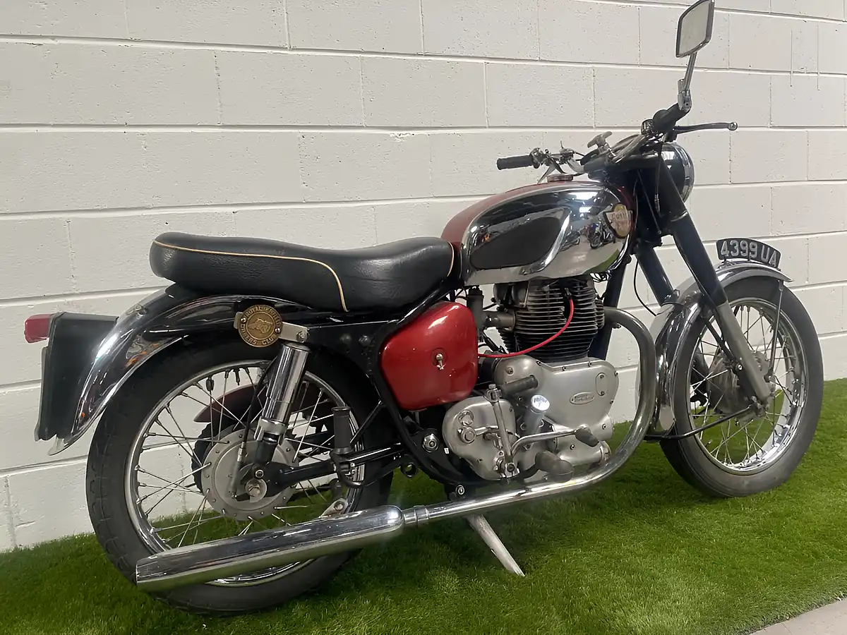 Used 1959 Royal Enfield Constellation Red - Interior and Exterior details 5