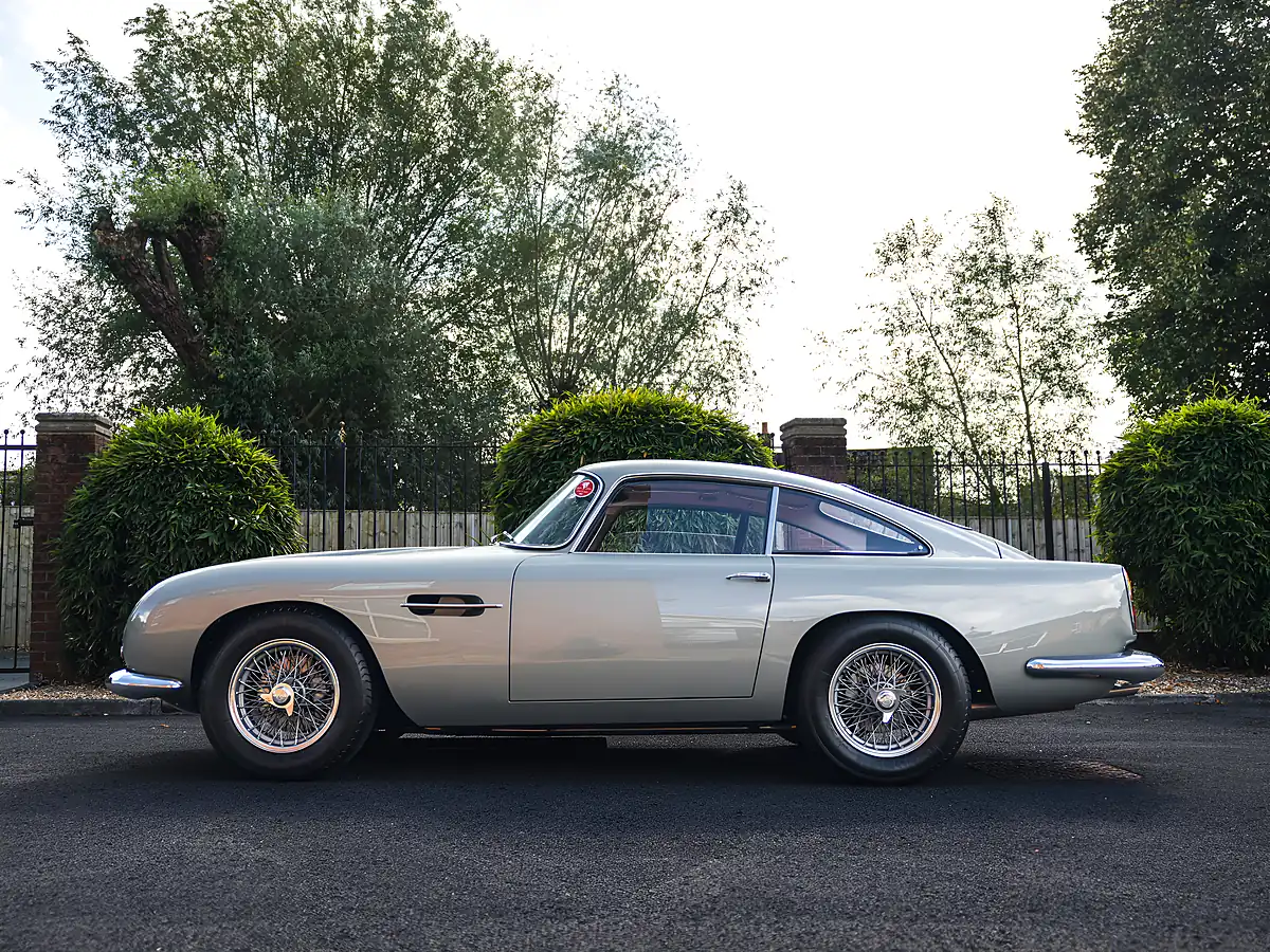 Used 1960 Aston Martin DB4 GT Snow Shadow Grey - Interior and Exterior details 3