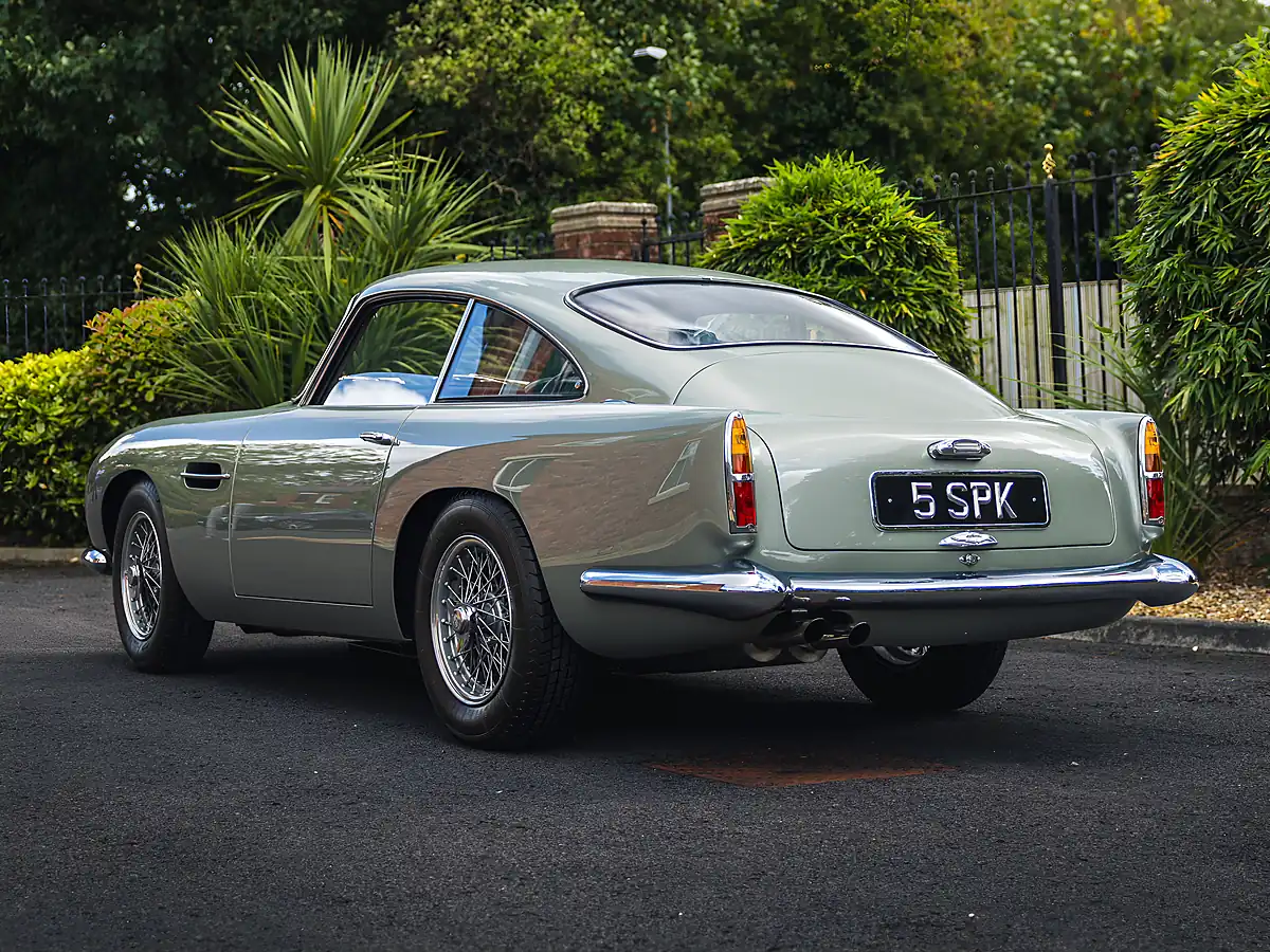 Used 1960 Aston Martin DB4 GT Snow Shadow Grey - Interior and Exterior details 4