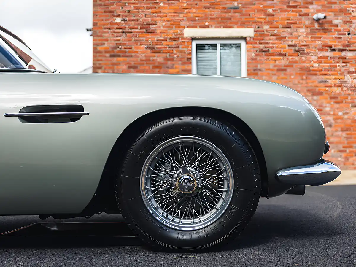 Used 1960 Aston Martin DB4 GT Snow Shadow Grey - Interior and Exterior details 7