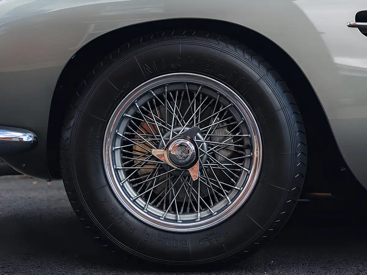 Used 1960 Aston Martin DB4 GT Snow Shadow Grey - Interior and Exterior details 8