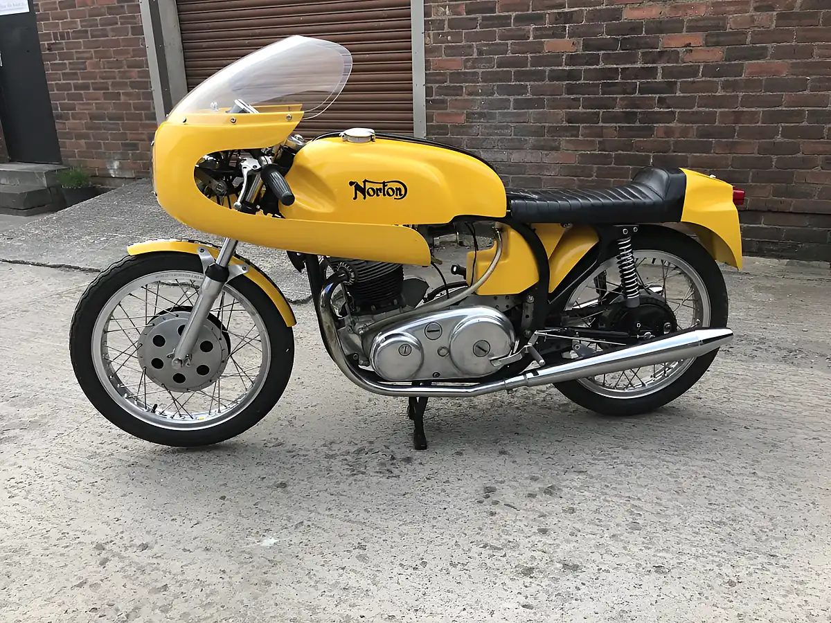 Used 1960 Norton Cafe Racer Dunstall - Front View