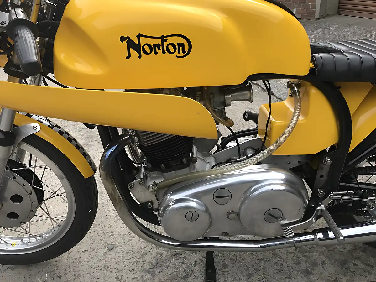 Used 1960 Norton Cafe Racer Dunstall - Interior and Exterior details 3