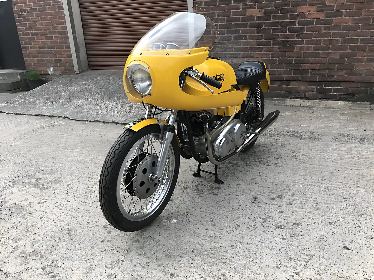 Used 1960 Norton Cafe Racer Dunstall - Interior and Exterior details 4