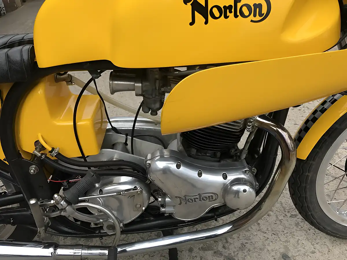 Used 1960 Norton Cafe Racer Dunstall - Interior and Exterior details 7