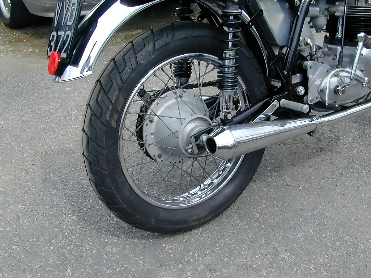 Used 1960 Norton Classic Cafe Racer Silver - Interior and Exterior details 10
