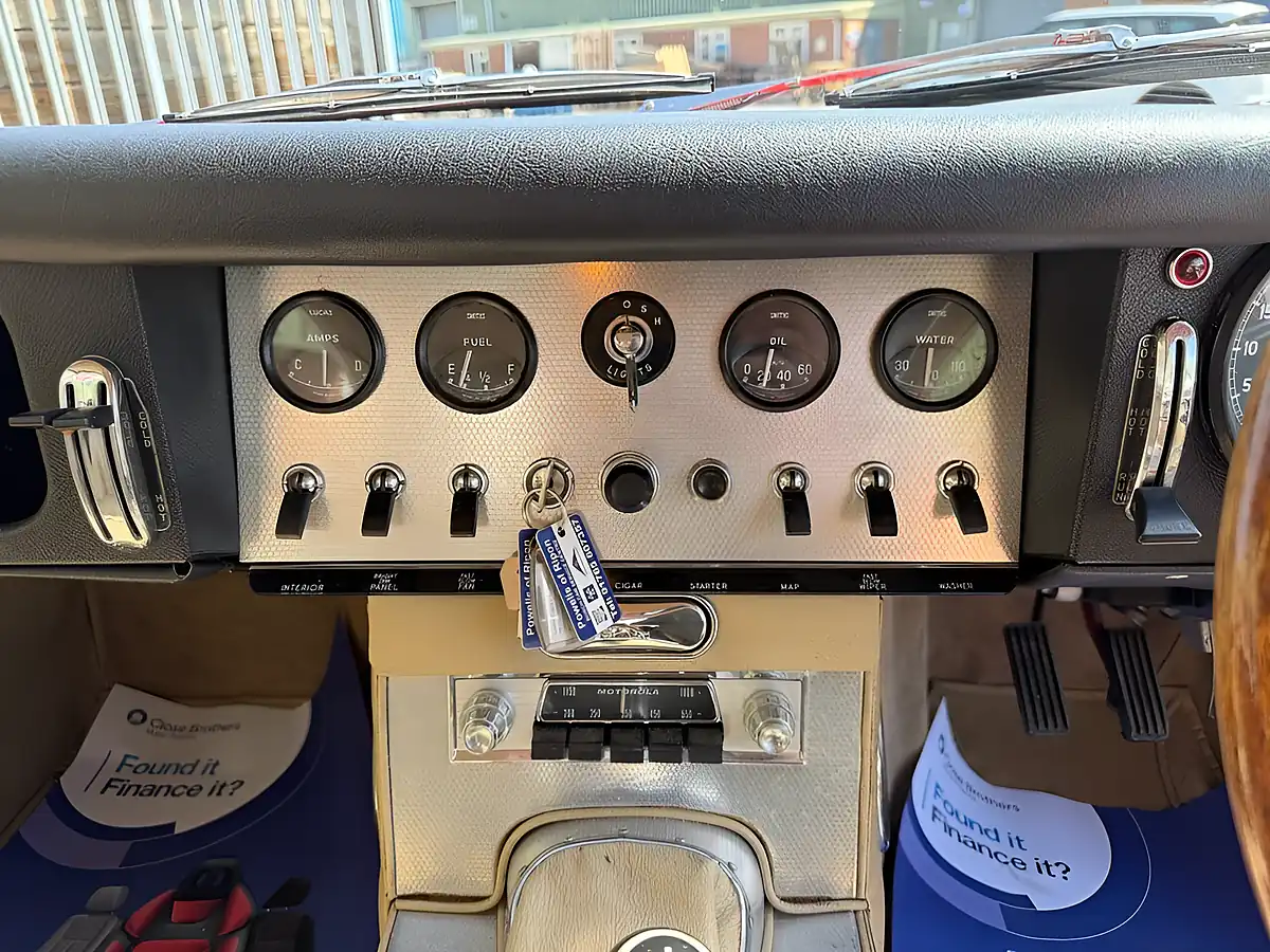 Used 1962 Jaguar E-Type Red - Interior and Exterior details 13
