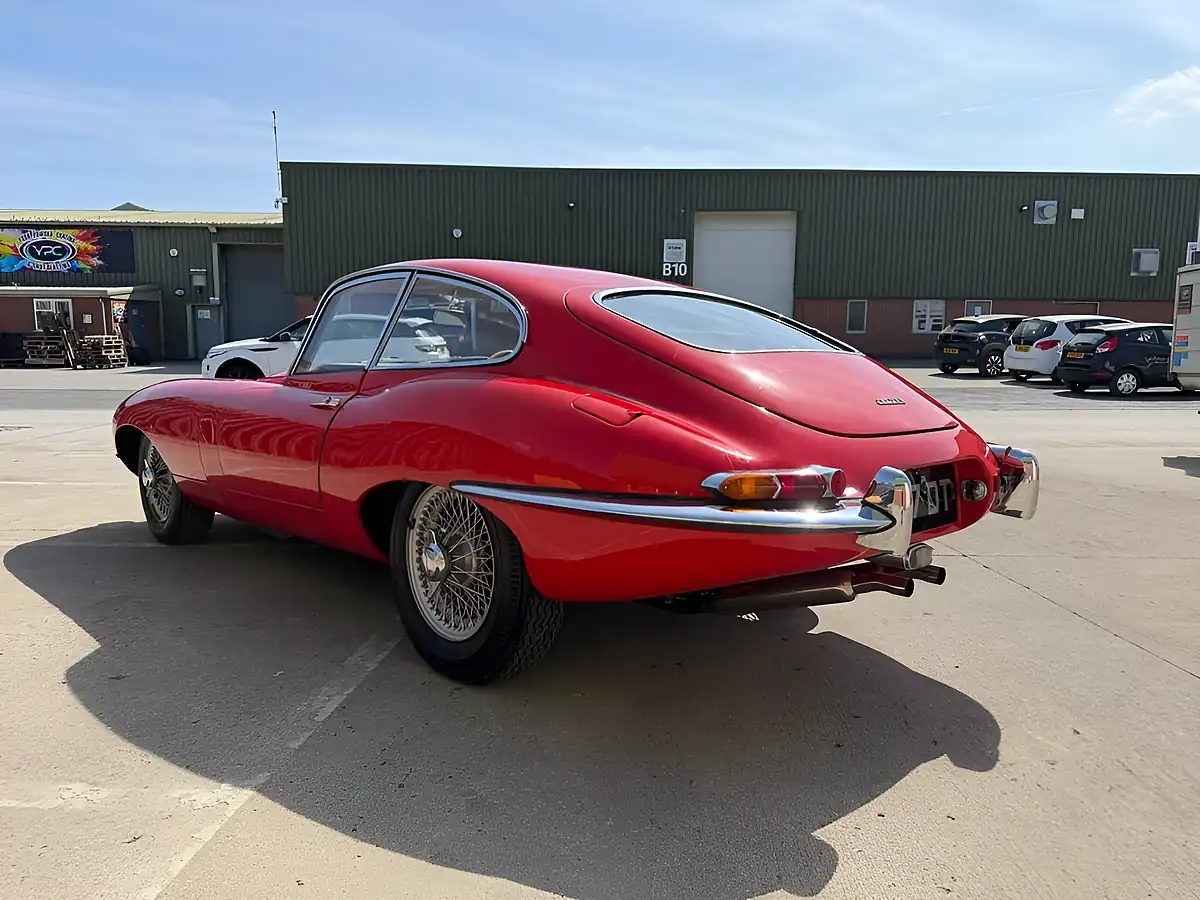 Used 1962 Jaguar E-Type Red - Interior and Exterior details 3