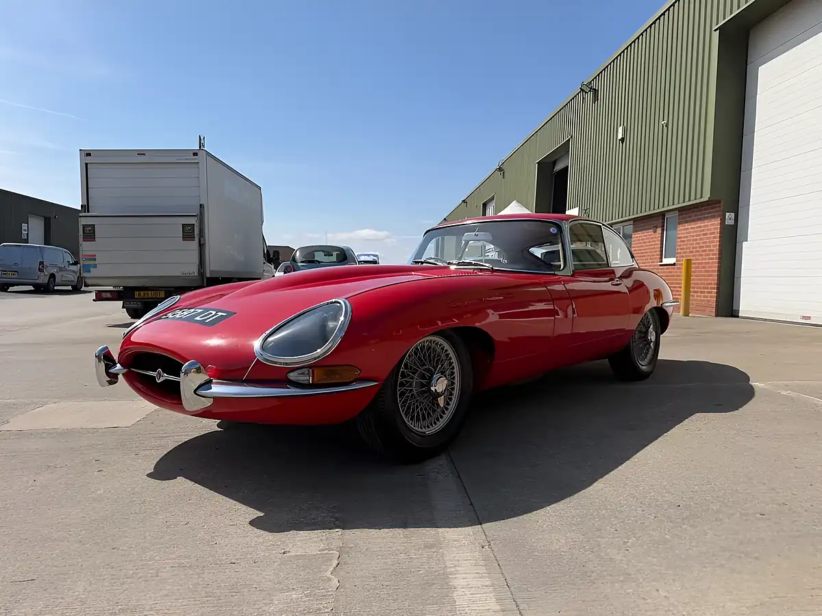Used 1962 Jaguar E-Type Red - Interior and Exterior details 4