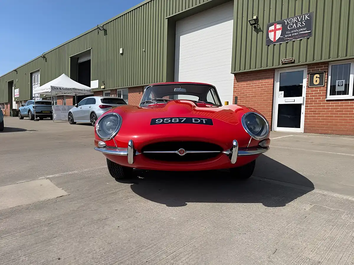 Used 1962 Jaguar E-Type Red - Interior and Exterior details 5
