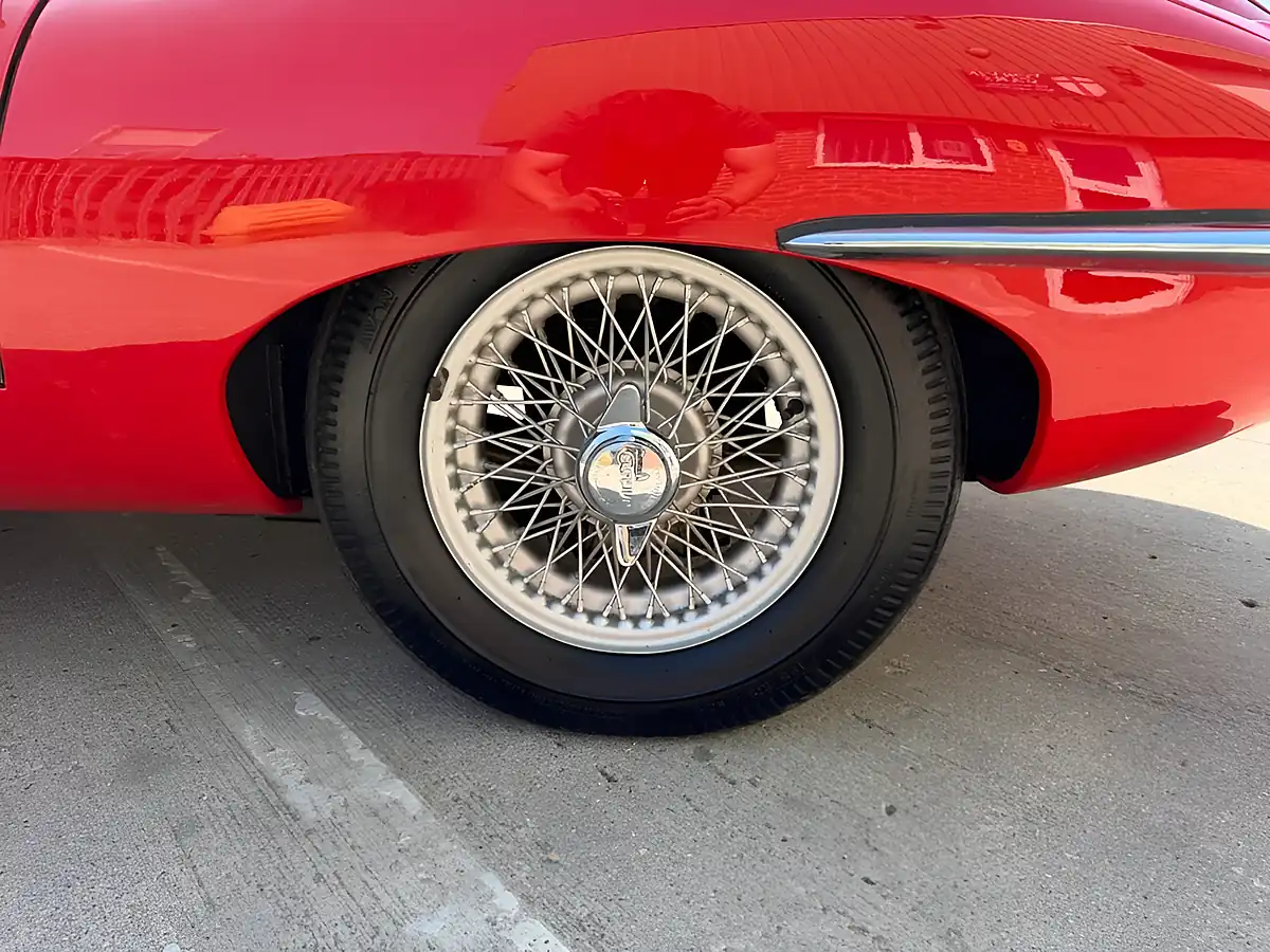 Used 1962 Jaguar E-Type Red - Interior and Exterior details 9