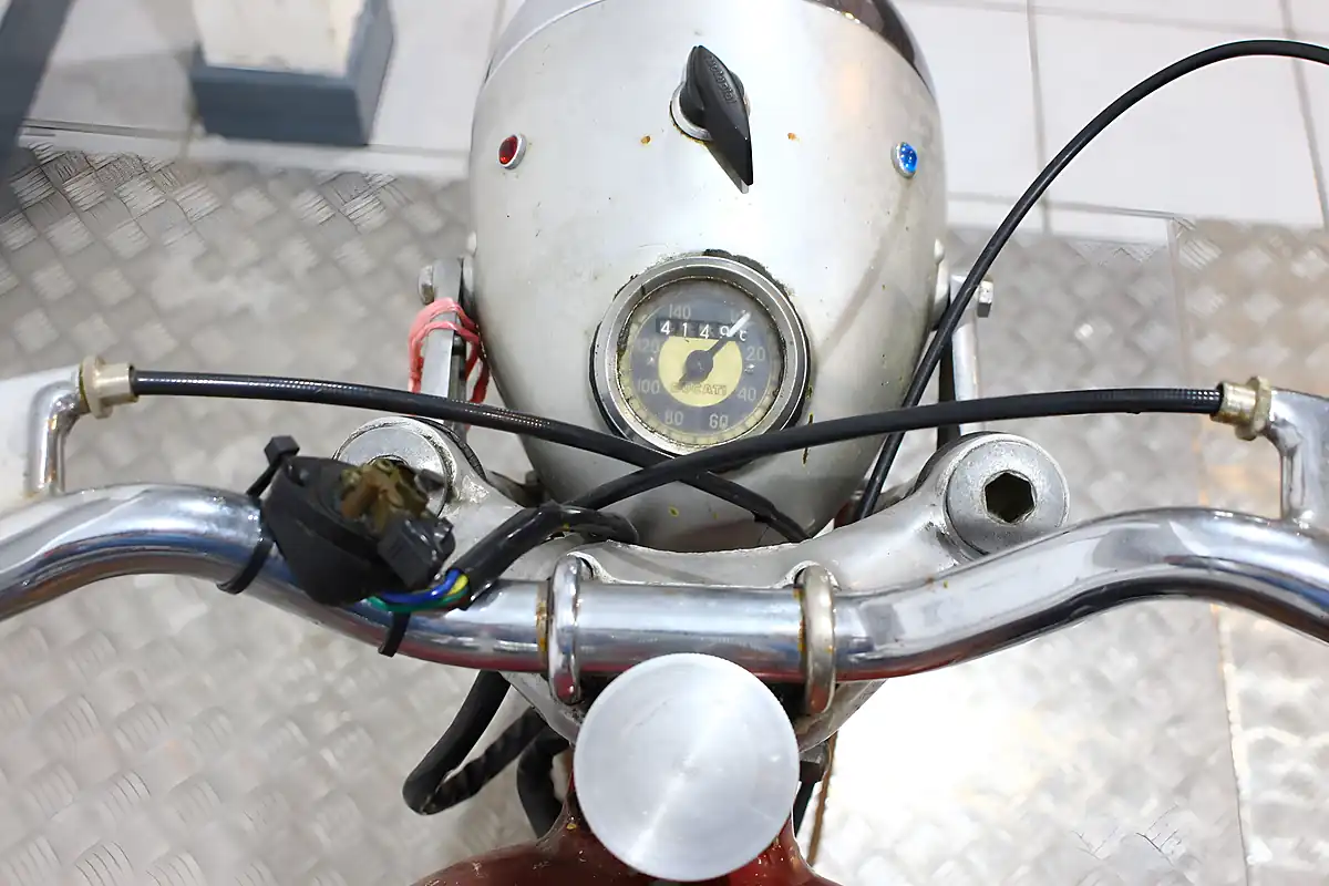 Used 1964 Ducati TS175 Red/Gold - Interior and Exterior details 8