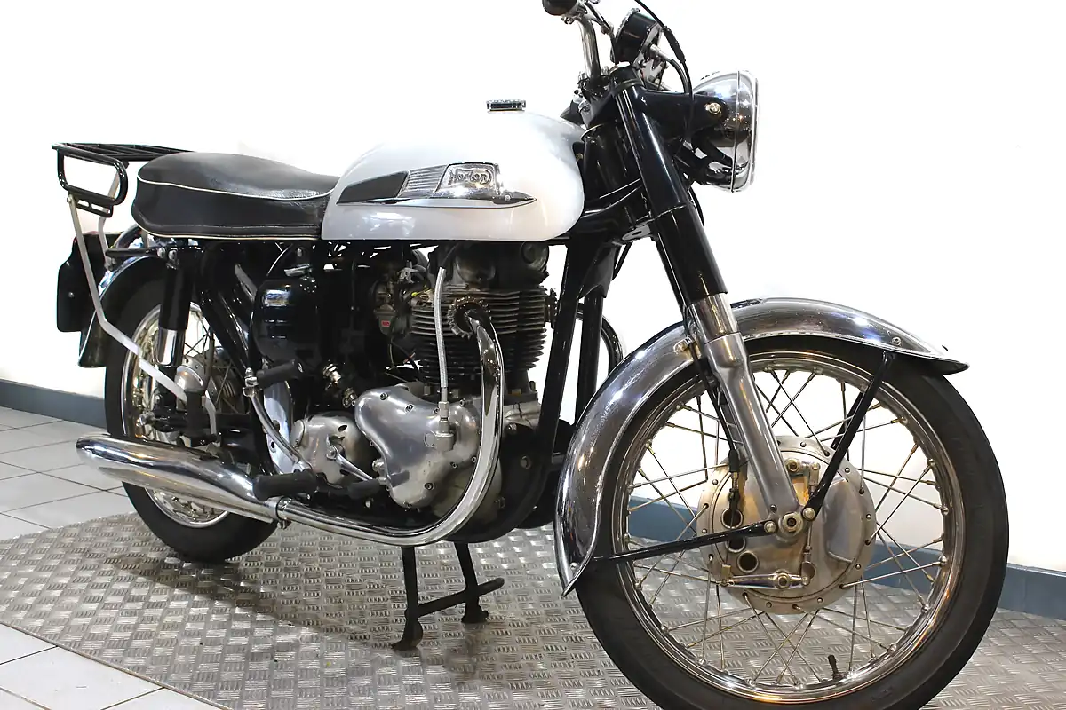 Used 1964 Norton Atlas 750 Silver - Interior and Exterior details 2