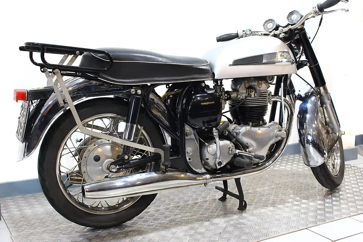 Used 1964 Norton Atlas 750 Silver - Interior and Exterior details 3