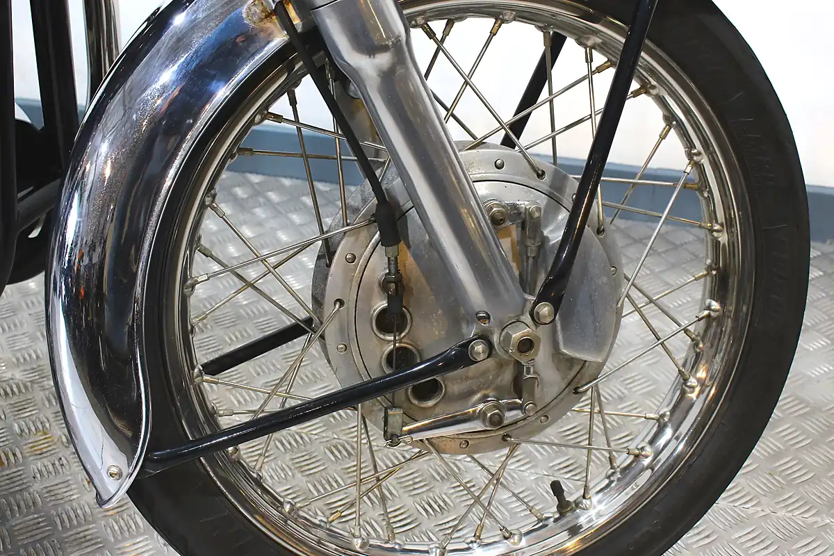 Used 1964 Norton Atlas 750 Silver - Interior and Exterior details 5