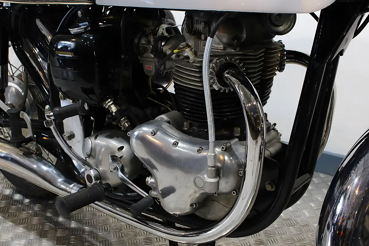 Used 1964 Norton Atlas 750 Silver - Interior and Exterior details 6