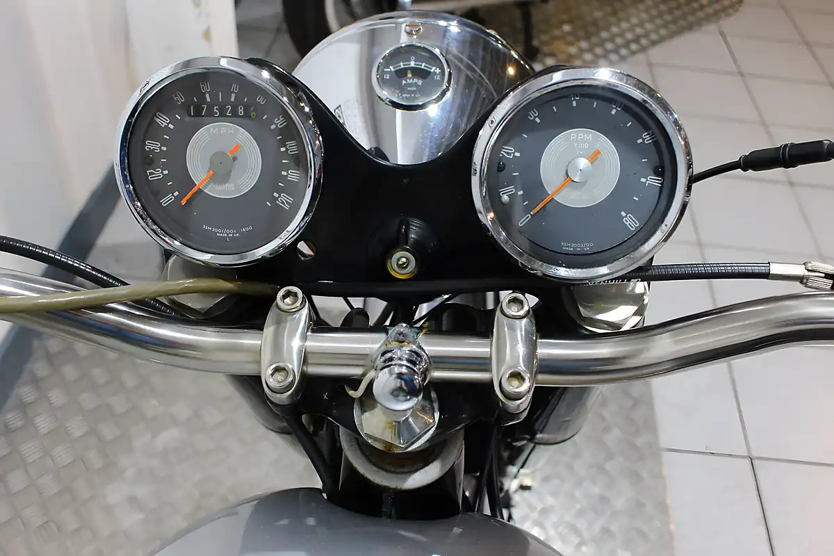 Used 1964 Norton Atlas 750 Silver - Interior and Exterior details 8