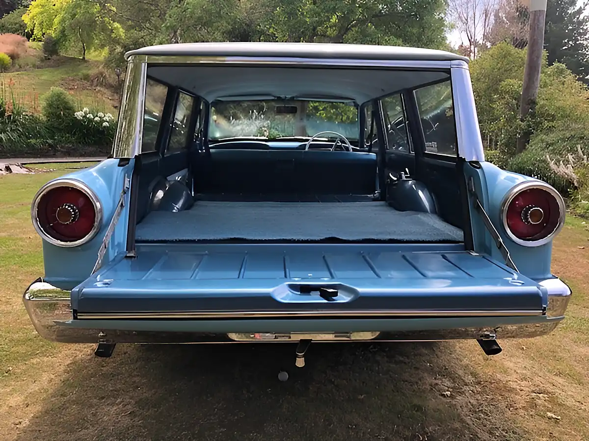 Used 1965 Ford Fiesta Estate Blue - Interior and Exterior details 9