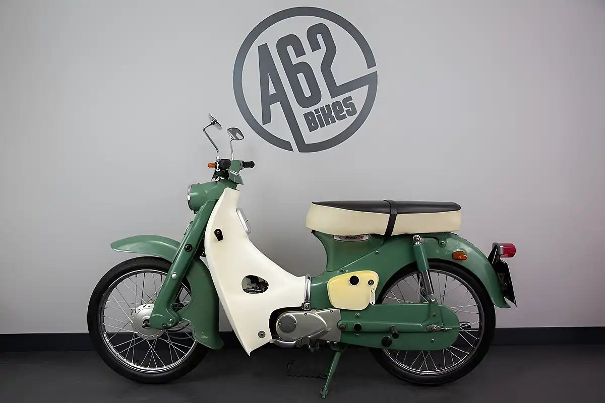 Used 1965 Honda C100 Green - Interior and Exterior details 2