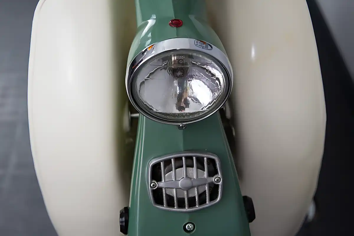 Used 1965 Honda C100 Green - Interior and Exterior details 8