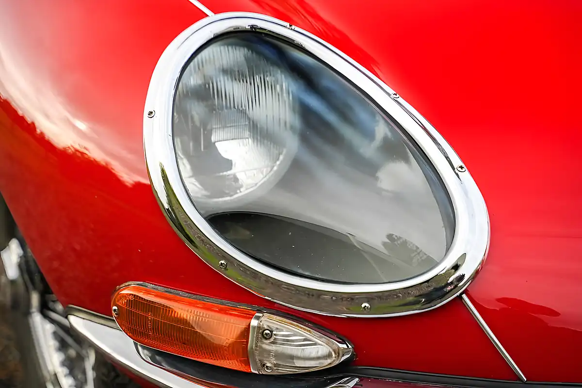Used 1965 Jaguar E-Type Series I Fhc Carmen Red - Interior and Exterior details 10