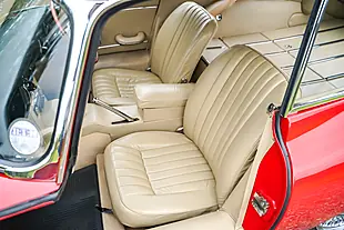Used 1965 Jaguar E-Type Series I Fhc Carmen Red - Interior and Exterior details 19