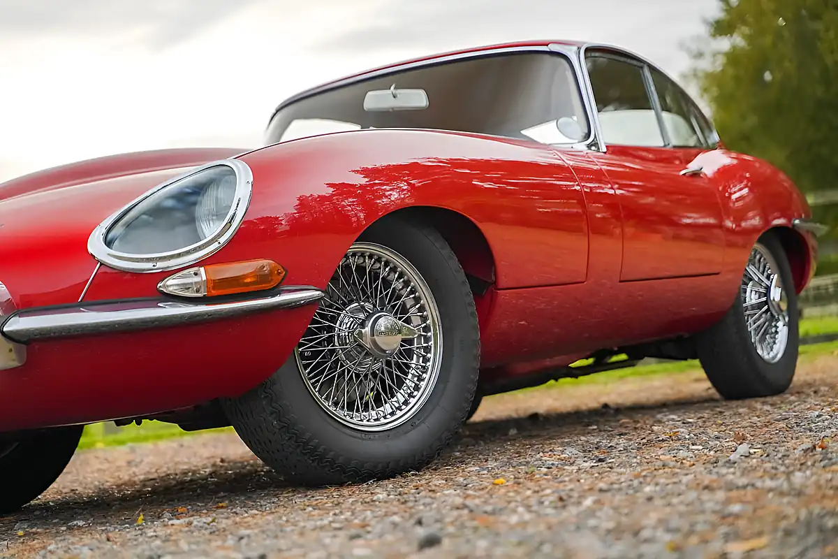 Used 1965 Jaguar E-Type Series I Fhc Carmen Red - Interior and Exterior details 3