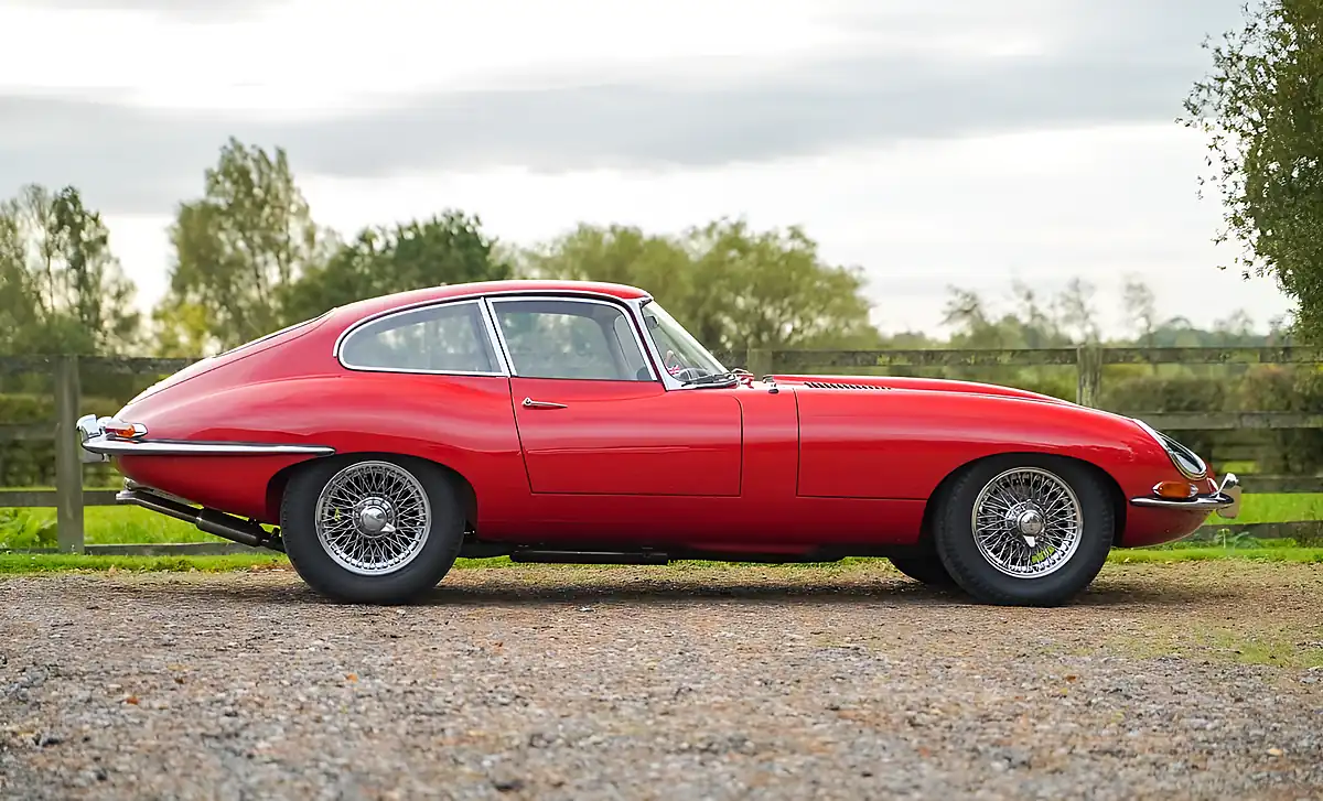 Used 1965 Jaguar E-Type Series I Fhc Carmen Red - Interior and Exterior details 4