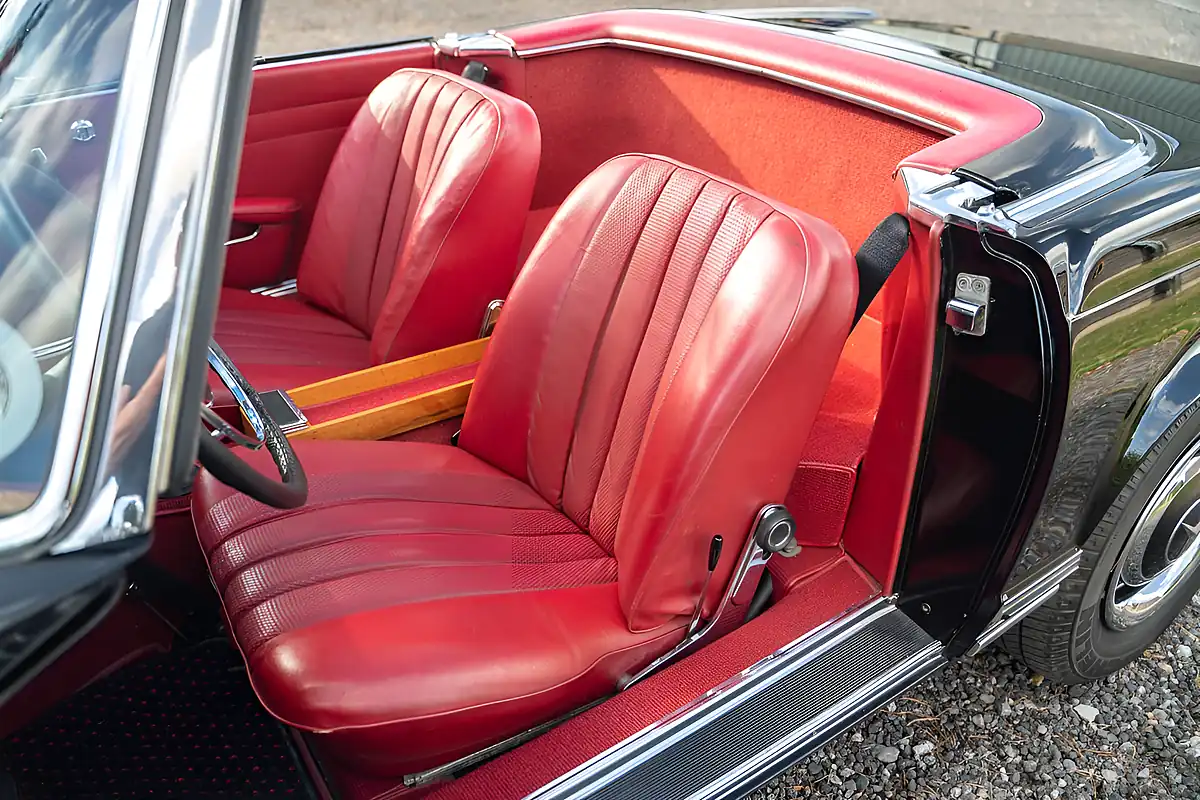 Used 1965 Mercedes-Benz 230SL Pagoda - Interior and Exterior details 12