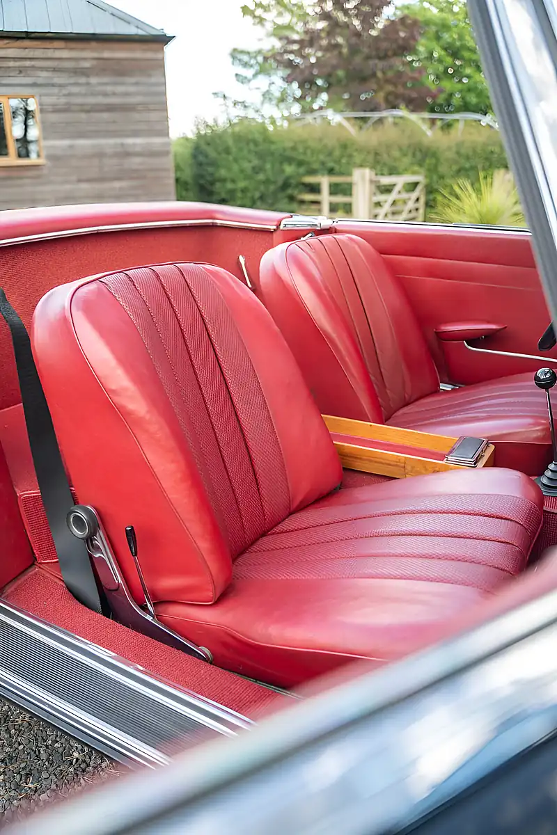 Used 1965 Mercedes-Benz 230SL Pagoda - Interior and Exterior details 16