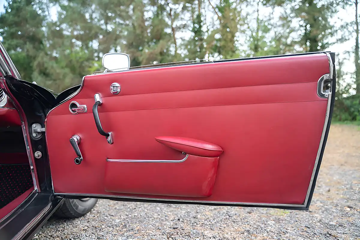 Used 1965 Mercedes-Benz 230SL Pagoda - Interior and Exterior details 17