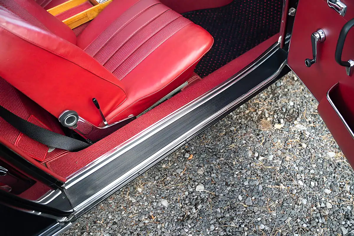 Used 1965 Mercedes-Benz 230SL Pagoda - Interior and Exterior details 18