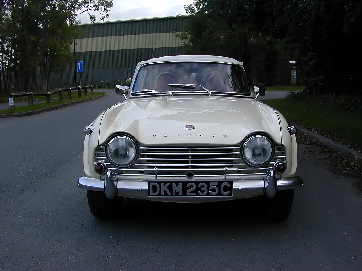 Used 1965 Triumph TR4 TR4a Irs Surrey Top White - Interior and Exterior details 4