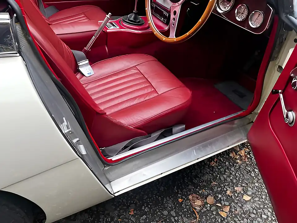 Used 1966 Austin-Healey 3000 White - Interior and Exterior details 15