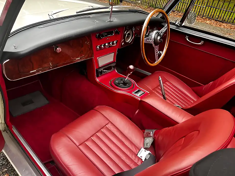 Used 1966 Austin-Healey 3000 White - Interior and Exterior details 9
