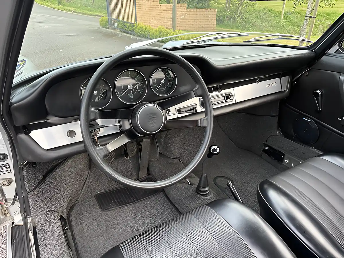 Used 1966 Porsche 912 Coupe Polar Silver - Interior and Exterior details 16
