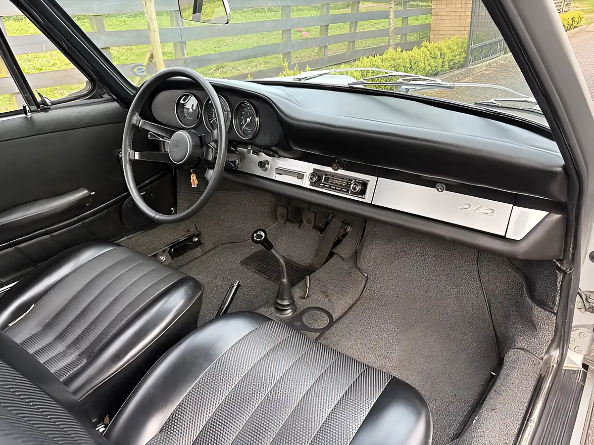 Used 1966 Porsche 912 Coupe Polar Silver - Interior and Exterior details 17